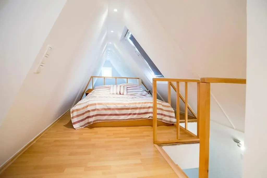 Apartment Maisonette Wohnung Bolkerstrasse In Duesseldorf