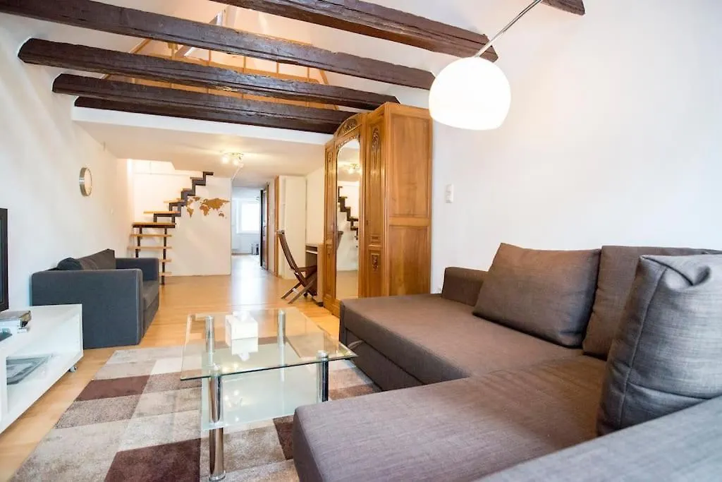 Maisonette Wohnung Bolkerstrasse In Duesseldorf Apartment Dusseldorf